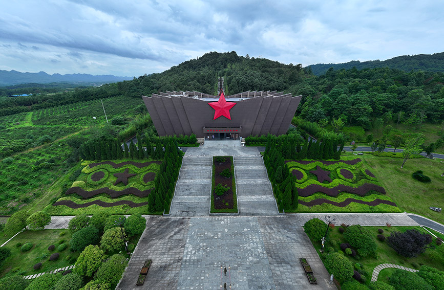 行進中國丨在這裡，讀懂“不朽豐碑”